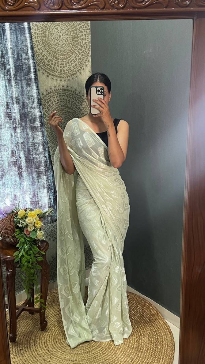 SF 690 Gucchi Silk Butta Party Wear 1 Minute Readymade Saree Suppliers In India